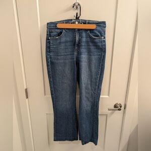 LOFT Curvy Slim Flare Jeans